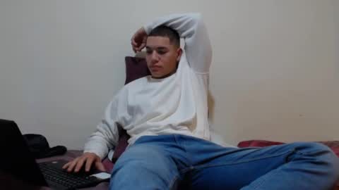 Snapshot of thiago_hot_boy chatting on December 15, 10:28 am Thiago independent model online show from December 15, 10:28 am