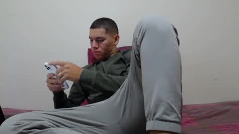 Snapshot of thiago_hot_boy chatting on December 18, 11:45 am Thiago independent model online show from December 18, 11:45 am