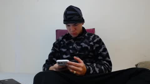 Snapshot of thiago_hot_boy chatting on January 3, 9:25 am Thiago independent model online show from January 3, 9:25 am
