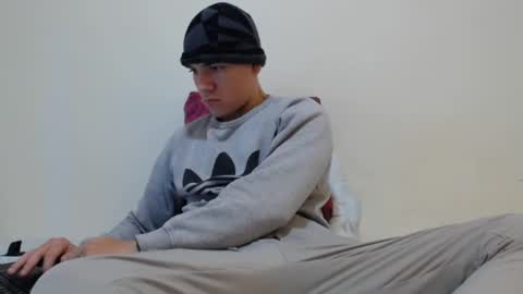 Snapshot of thiago_hot_boy chatting on January 4, 6:30 am Thiago independent model online show from January 4, 6:30 am