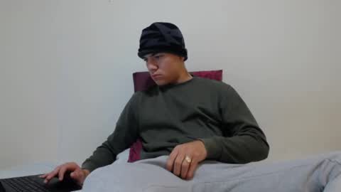 Snapshot of thiago_hot_boy chatting on January 5, 8:00 am Thiago independent model online show from January 5, 8:00 am