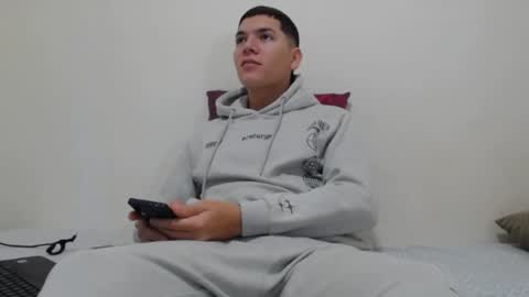 Snapshot of thiago_hot_boy chatting on January 25, 8:42 am Thiago independent model online show from January 25, 8:42 am
