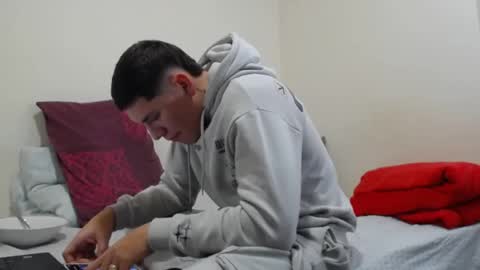 Snapshot of thiago_hot_boy chatting on January 25, 11:44 am Thiago independent model online show from January 25, 11:44 am