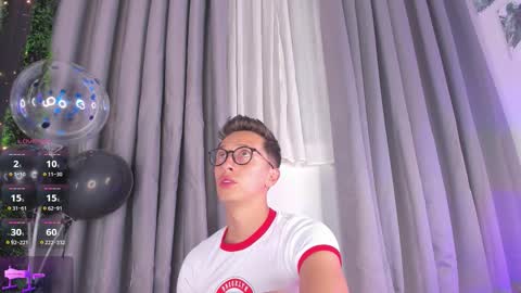 SanThiago online show from December 2, 1:44 am