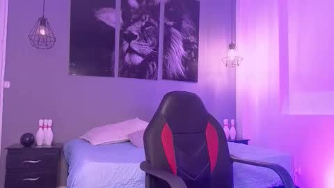 thiago_kent online show from March 30, 11:11 am