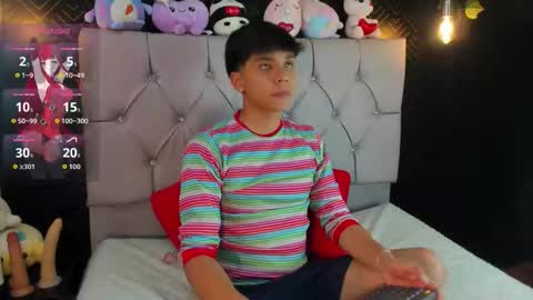 Snapshot of thiago_kozak chatting on September 17, 12:29 pm thiago online show from September 17, 12:29 pm