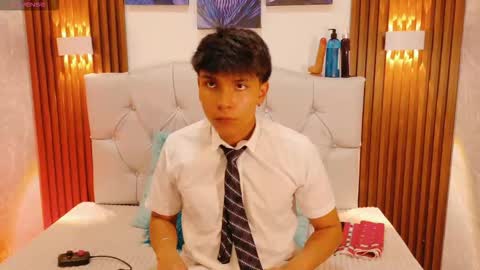 Snapshot of thiago_kozak chatting on September 20, 8:21 pm thiago online show from September 20, 8:21 pm