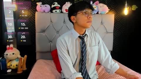 Snapshot of thiago_kozak chatting on October 1, 12:55 pm thiago online show from October 1, 12:55 pm