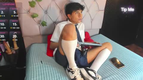 Snapshot of thiago_kozak chatting on October 8, 11:41 am thiago online show from October 8, 11:41 am