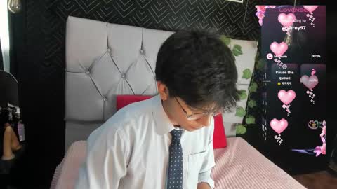 Snapshot of thiago_kozak chatting on October 14, 12:50 pm thiago online show from October 14, 12:50 pm