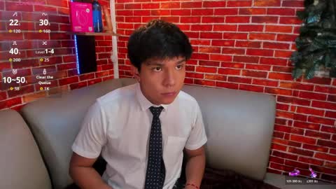Snapshot of thiago_kozak chatting on April 7, 12:38 pm thiago online show from April 7, 12:38 pm