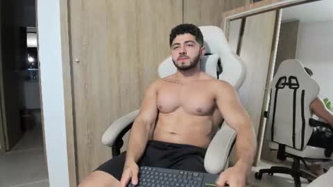 Snapshot of thiago_moretti chatting on July 22, 12:46 am THIAGO online show from July 22, 12:46 am