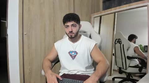 Snapshot of thiago_moretti chatting on July 23, 2:31 am THIAGO online show from July 23, 2:31 am