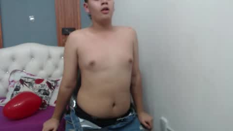 Snapshot of thiago_saenzz chatting on February 18, 6:37 pm thiago_saenzz online show from February 18, 6:37 pm