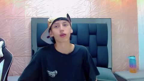 thiago_twink38 online show from December 2, 5:13 am