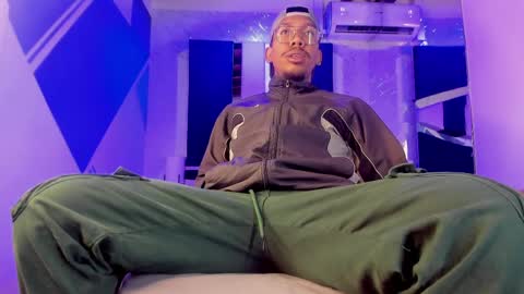 ThiagoBerry online show from March 30, 11:55 am