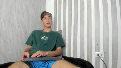 Snapshot of thiagoduarte_ chatting on March 26, 11:38 am Thiago online show from March 26, 11:38 am