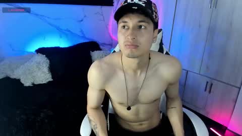 thiagoferrerohot online show from March 24, 5:40 pm