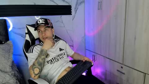 thiagoferrerohot online show from April 7, 5:13 pm