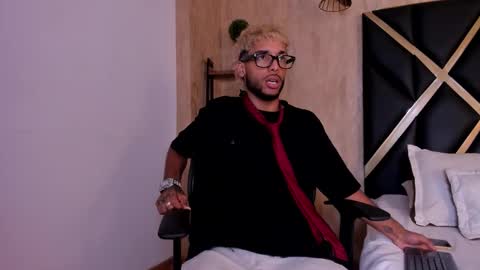 ThiagoFerreti online show from September 27, 3:33 am