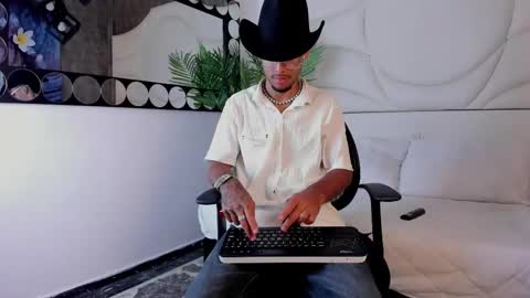 ThiagoFerreti online show from October 7, 3:36 am