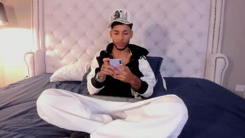 ThiagoFerreti online show from March 17, 5:44 am