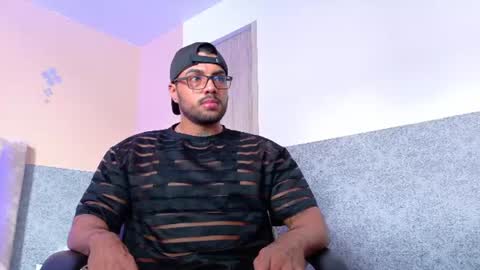 Snapshot of thiagoleon_ chatting on July 18, 7:28 pm Thiago online show from July 18, 7:28 pm