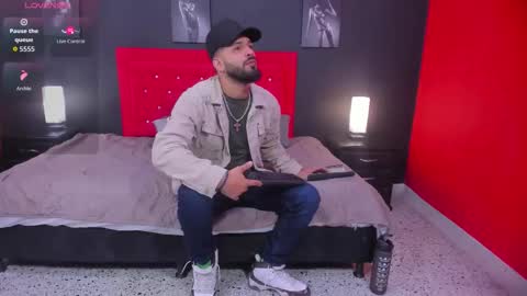 Thia Gomez online show from January 9, 12:41 pm