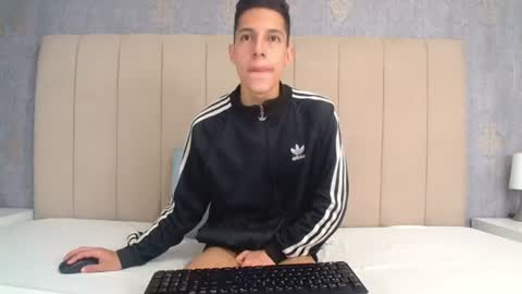 Thiago   online show from June 23, 12:58 pm