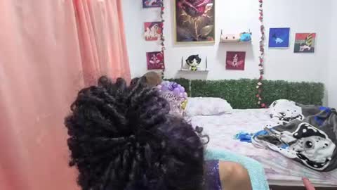 Snapshot of thiana_horny chatting on July 20, 7:38 pm thiana_horny online show from July 20, 7:38 pm