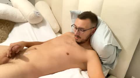 Snapshot of thib9223 chatting on November 15, 5:42 pm thib9223 online show from November 15, 5:42 pm