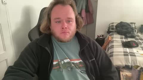 Snapshot of thicccd97 chatting on April 5, 5:21 pm thicccd97 online show from April 5, 5:21 pm