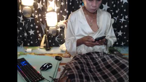 Snapshot of thick_bigcock13 chatting on December 17, 7:29 am gil online show from December 17, 7:29 am