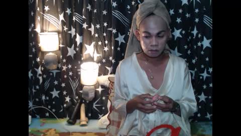 Snapshot of thick_bigcock13 chatting on December 19, 10:13 am gil online show from December 19, 10:13 am