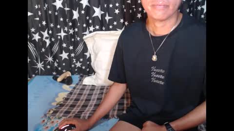 Snapshot of thick_bigcock13 chatting on January 29, 2:09 am gil online show from January 29, 2:09 am