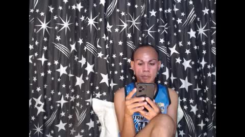 Snapshot of thick_bigcock13 chatting on March 2, 12:01 pm gil online show from March 2, 12:01 pm