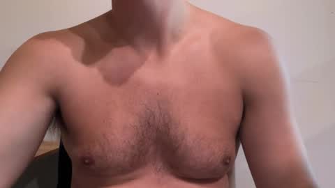 thickcockjock1017 online show from July 1, 6:07 pm