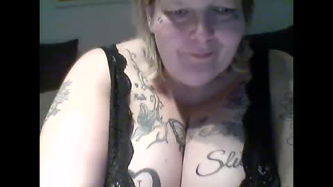 thickdarkangel online show from May 22, 6:46 pm