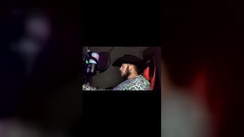 Snapshot of thickdicktay chatting on May 4, 5:03 am thickdicktay online show from May 4, 5:03 am