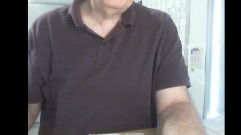 Snapshot of thickmelnik chatting on December 3, 8:50 pm James online show from December 3, 8:50 pm