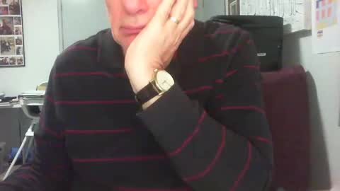 Snapshot of thickmelnik chatting on December 9, 12:40 pm James online show from December 9, 12:40 pm