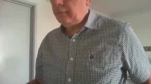 Snapshot of thickmelnik chatting on December 26, 1:18 am James online show from December 26, 1:18 am