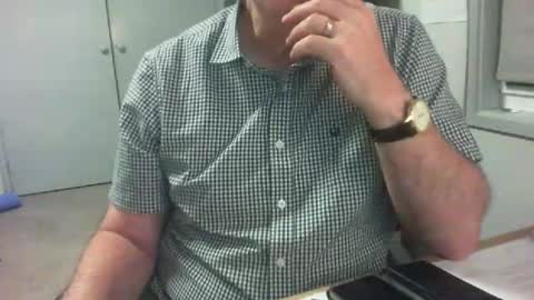 Snapshot of thickmelnik chatting on December 26, 1:32 pm James online show from December 26, 1:32 pm
