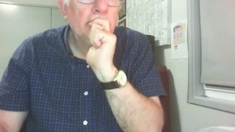Snapshot of thickmelnik chatting on December 29, 1:17 pm James online show from December 29, 1:17 pm