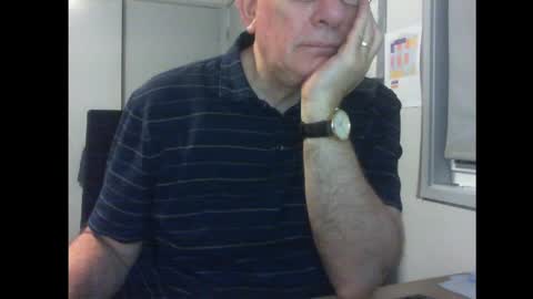 Snapshot of thickmelnik chatting on January 1, 2:20 pm James online show from January 1, 2:20 pm