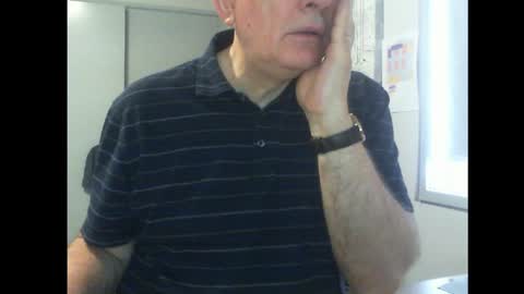 Snapshot of thickmelnik chatting on January 1, 11:40 pm James online show from January 1, 11:40 pm