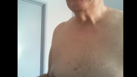 Snapshot of thickmelnik chatting on January 16, 11:06 pm James online show from January 16, 11:06 pm