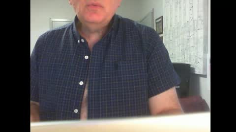 Snapshot of thickmelnik chatting on February 24, 1:46 am James online show from February 24, 1:46 am