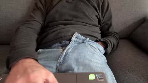 Snapshot of thickrum chatting on December 15, 11:45 am Thickru online show from December 15, 11:45 am