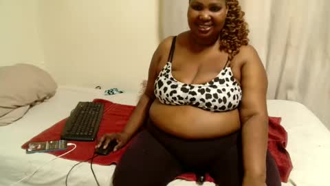 Snapshot of thicksexymellons chatting on December 30, 4:29 pm Pat online show from December 30, 4:29 pm